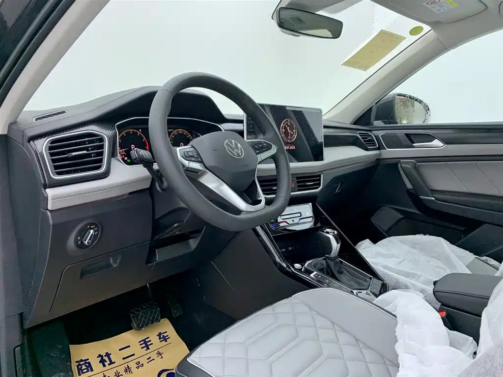 VOLKSWAGEN TAYRON 2023