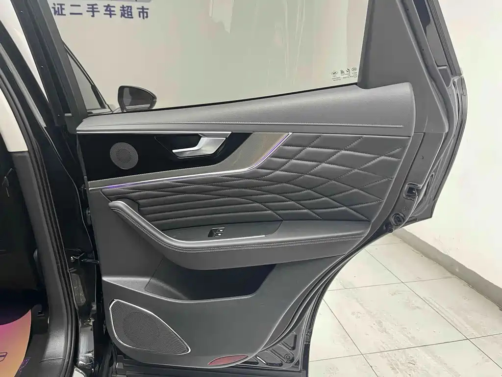 HONGQI HS5 2023