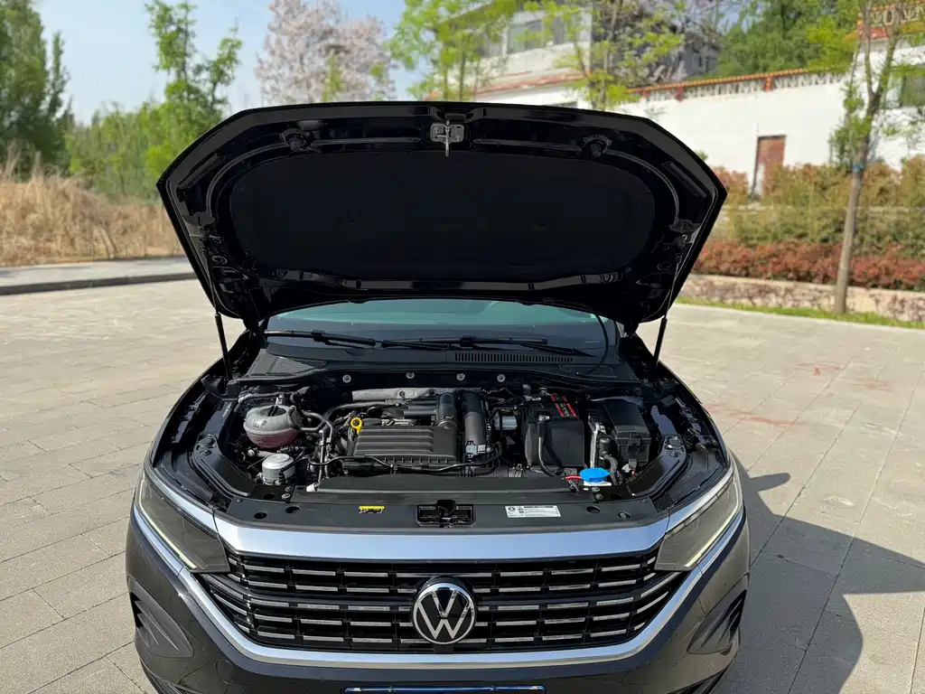 VOLKSWAGEN PASSAT 2022