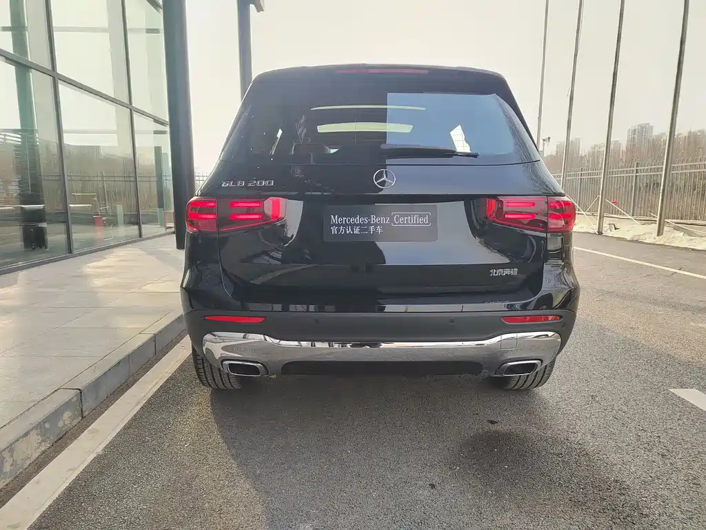 MERCEDES BENZ GLB 2024