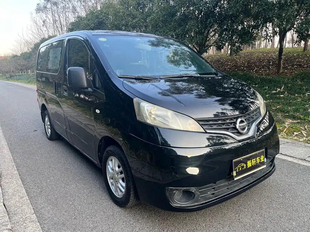 NISSAN NV200 2012