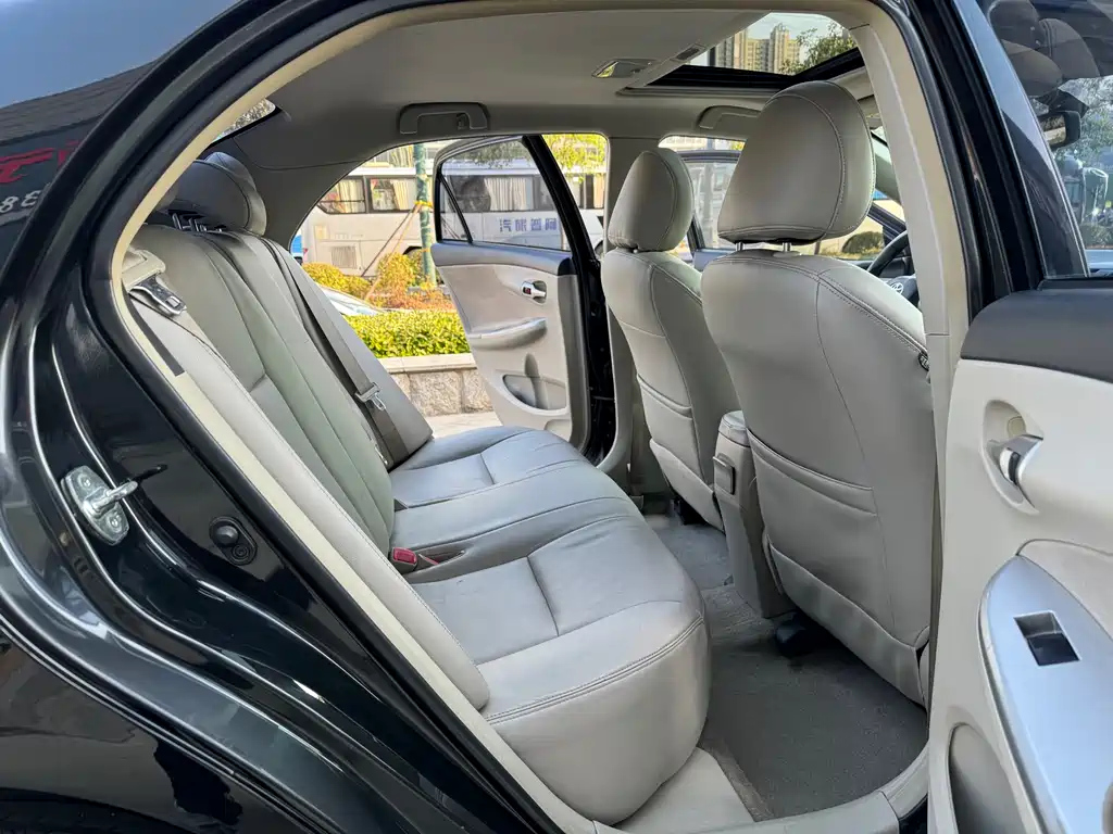 TOYOTA COROLLA 2012