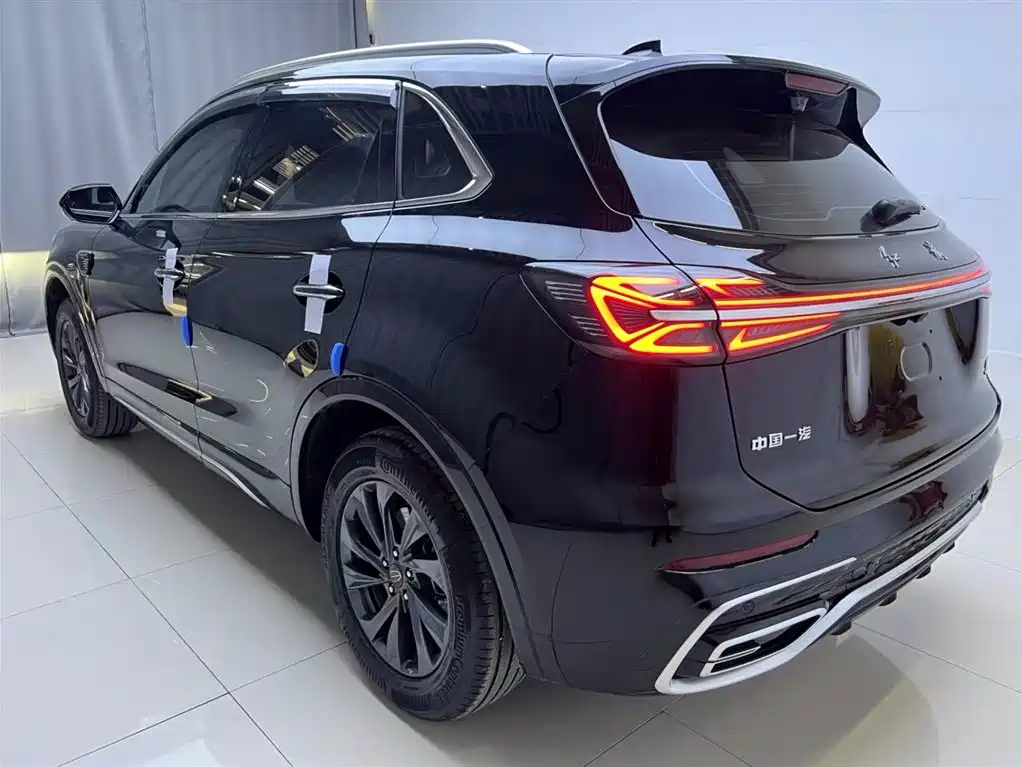 HONGQI HS5 2023