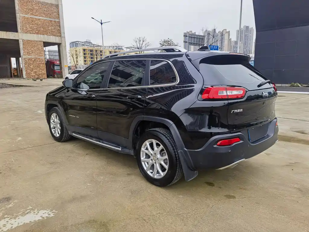 JEEP CHEROKEE 2018