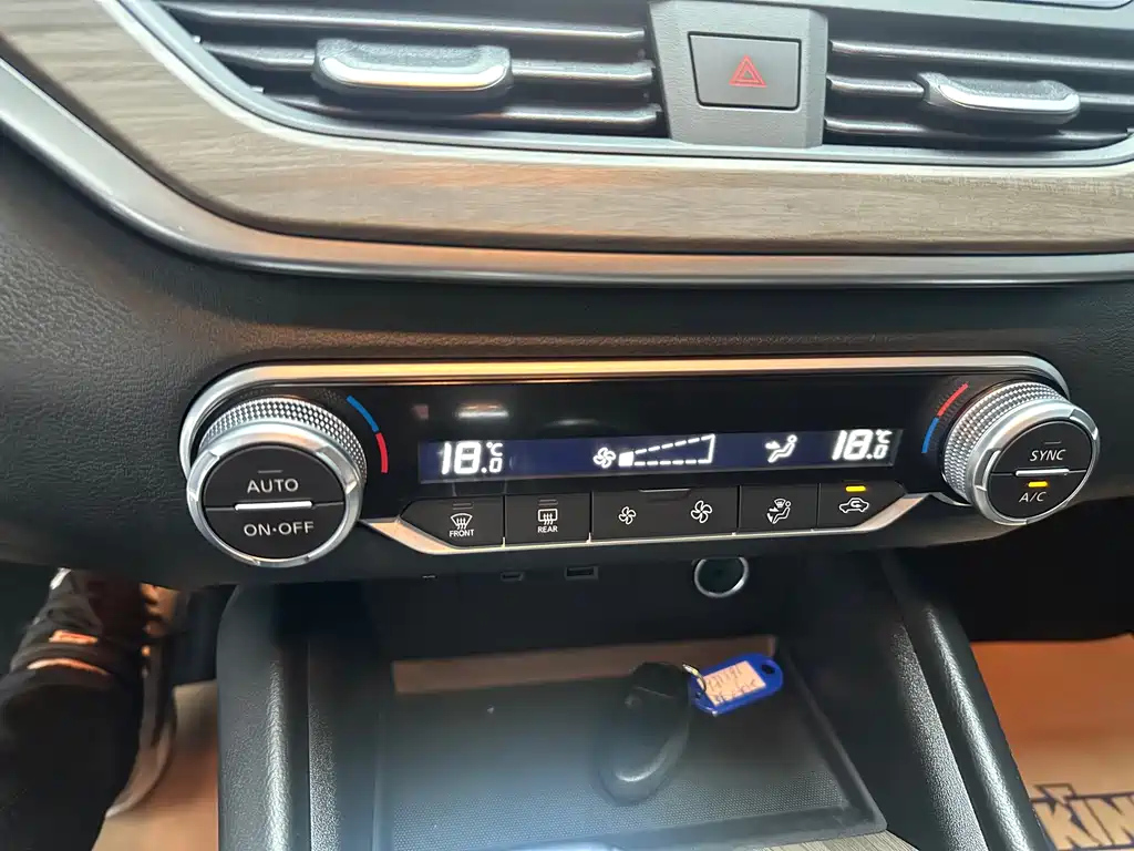 NISSAN TEANA 2022