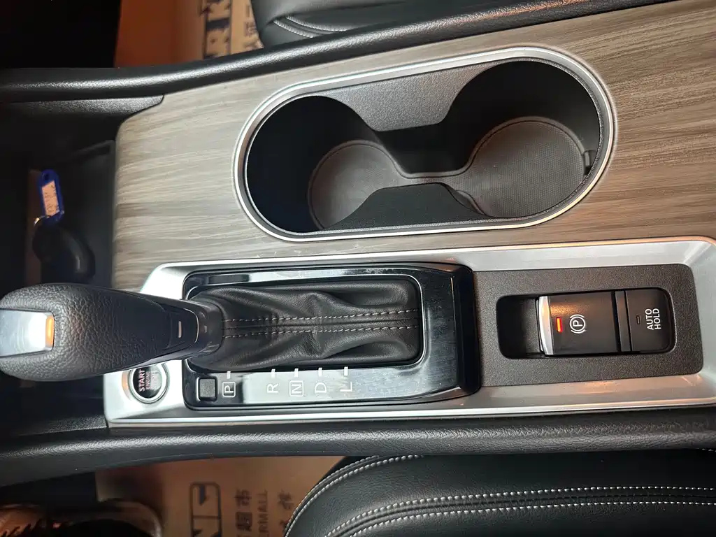NISSAN TEANA 2022
