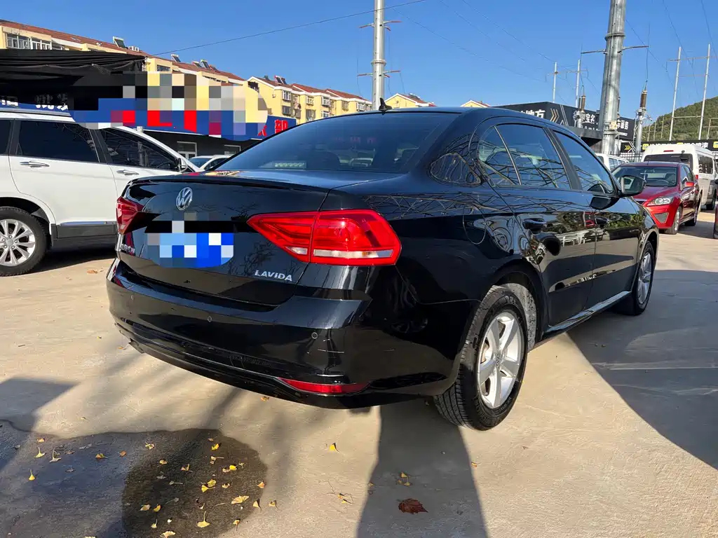 VOLKSWAGEN LAVIDA 2016