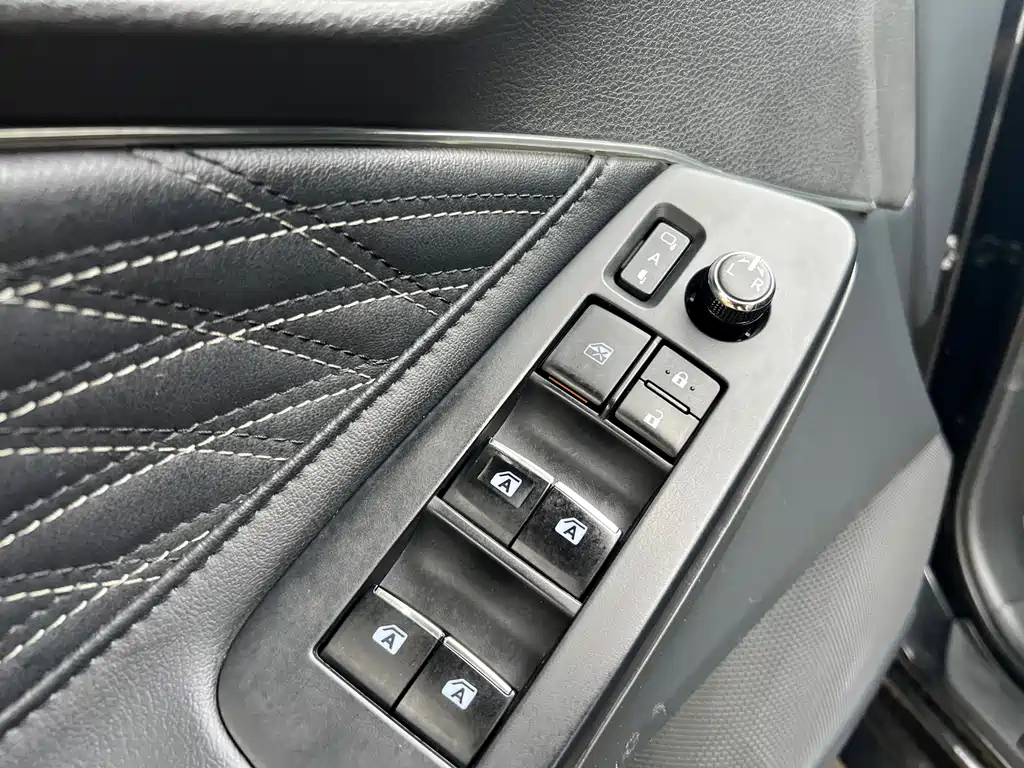 TOYOTA AVALON 2020