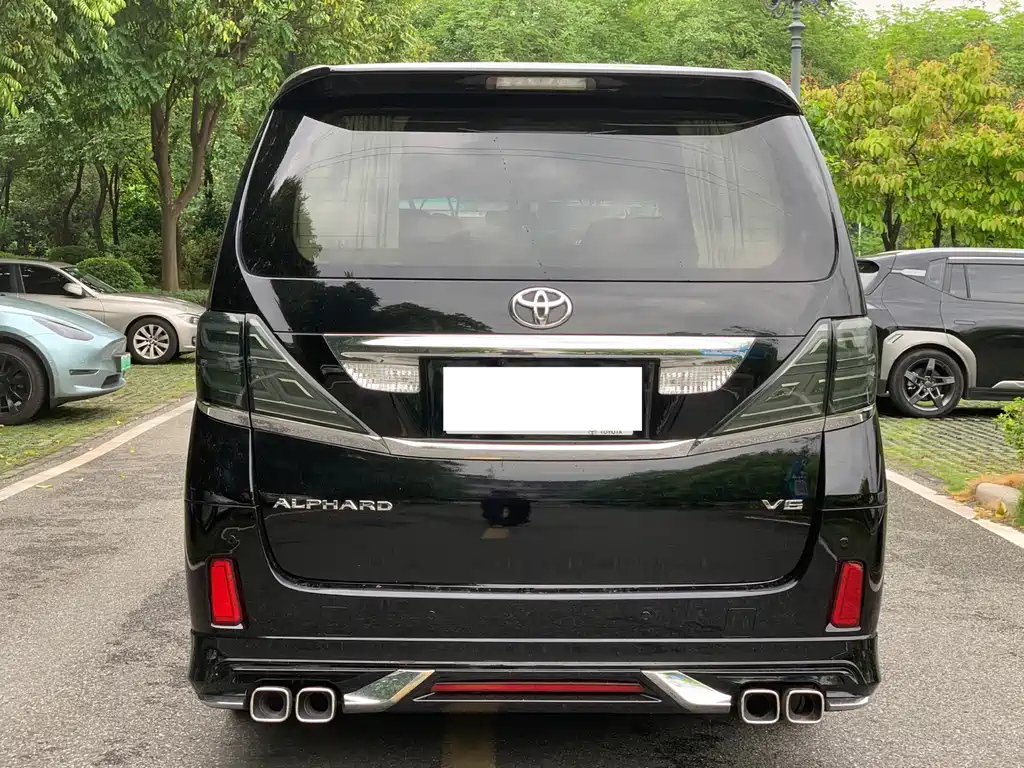 TOYOTA ALPHARD 2011