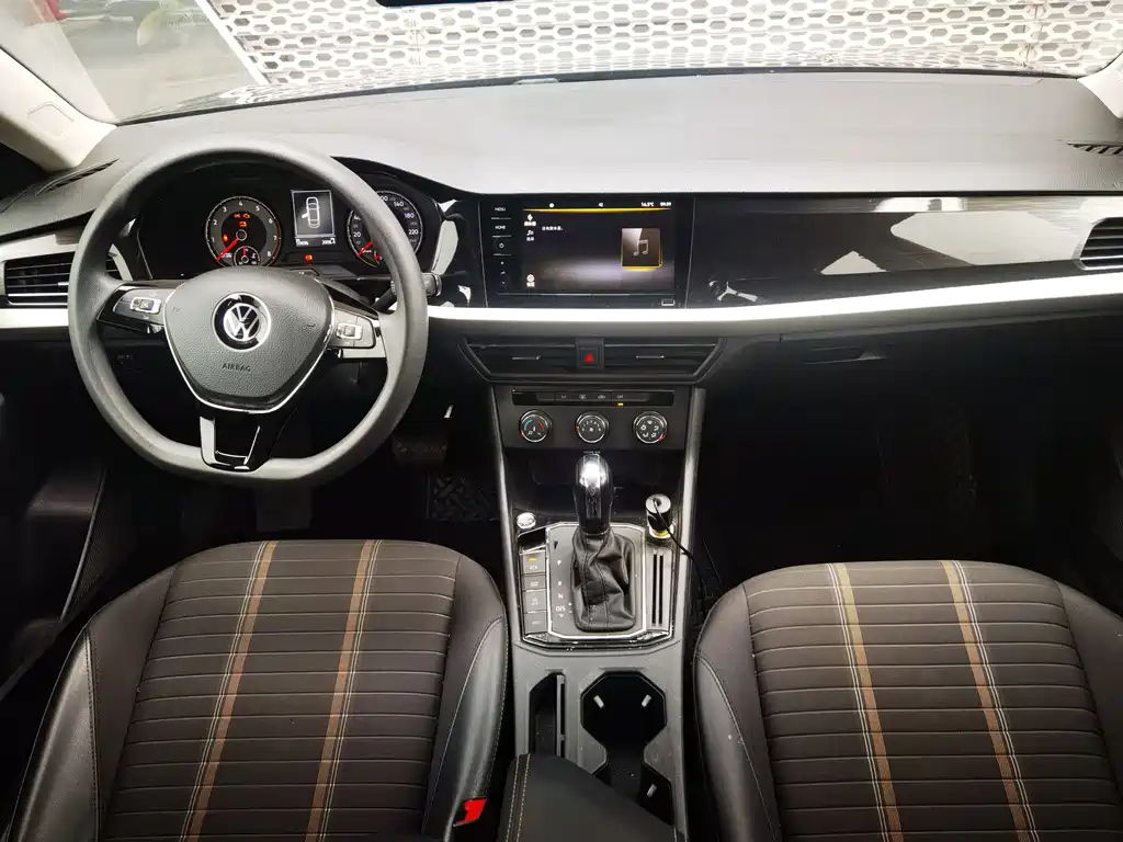 VOLKSWAGEN LAVIDA 2020