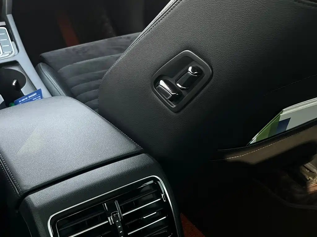 VOLKSWAGEN MAGOTAN 2020
