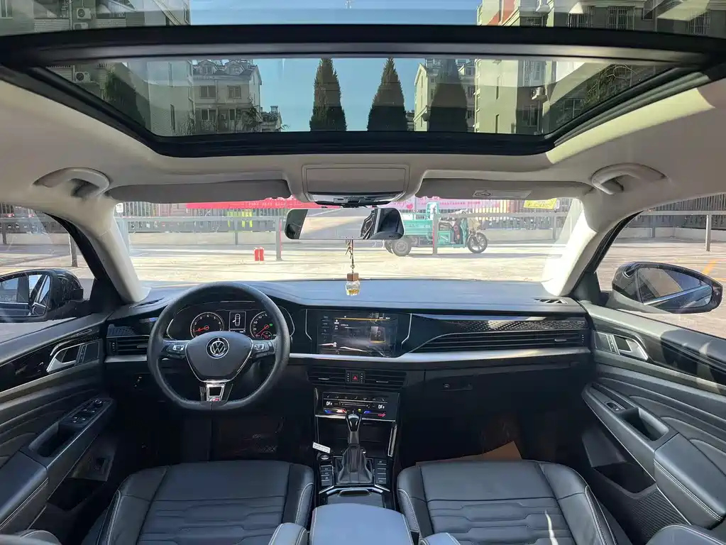 VOLKSWAGEN PASSAT 2021