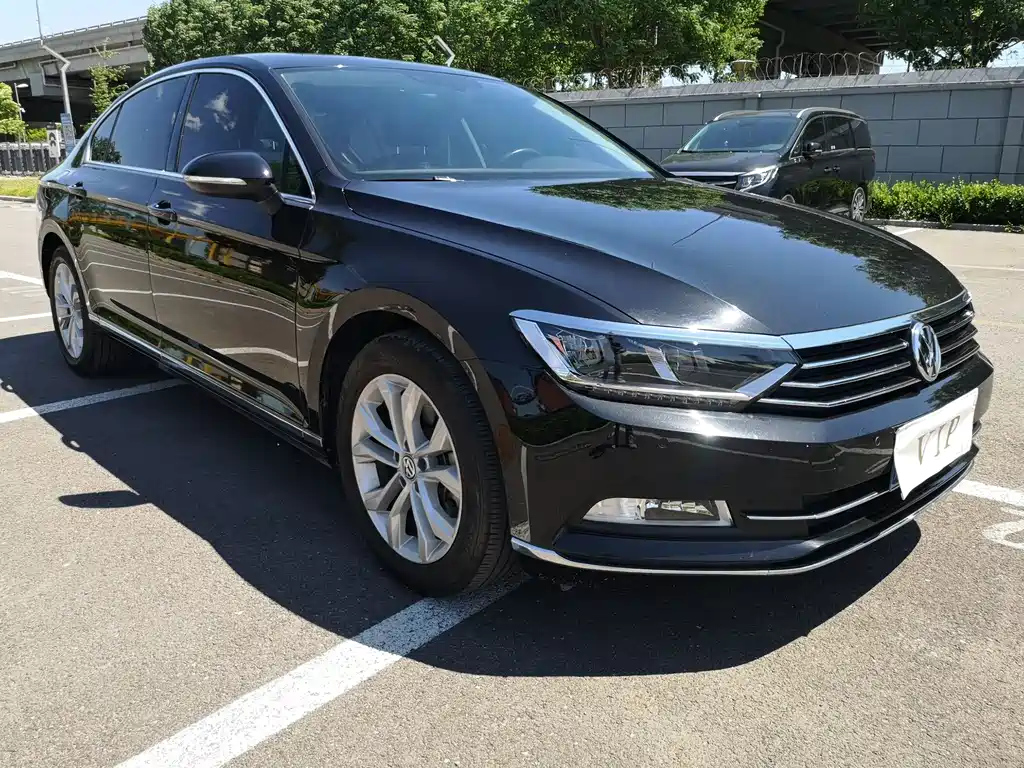 VOLKSWAGEN MAGOTAN 2020