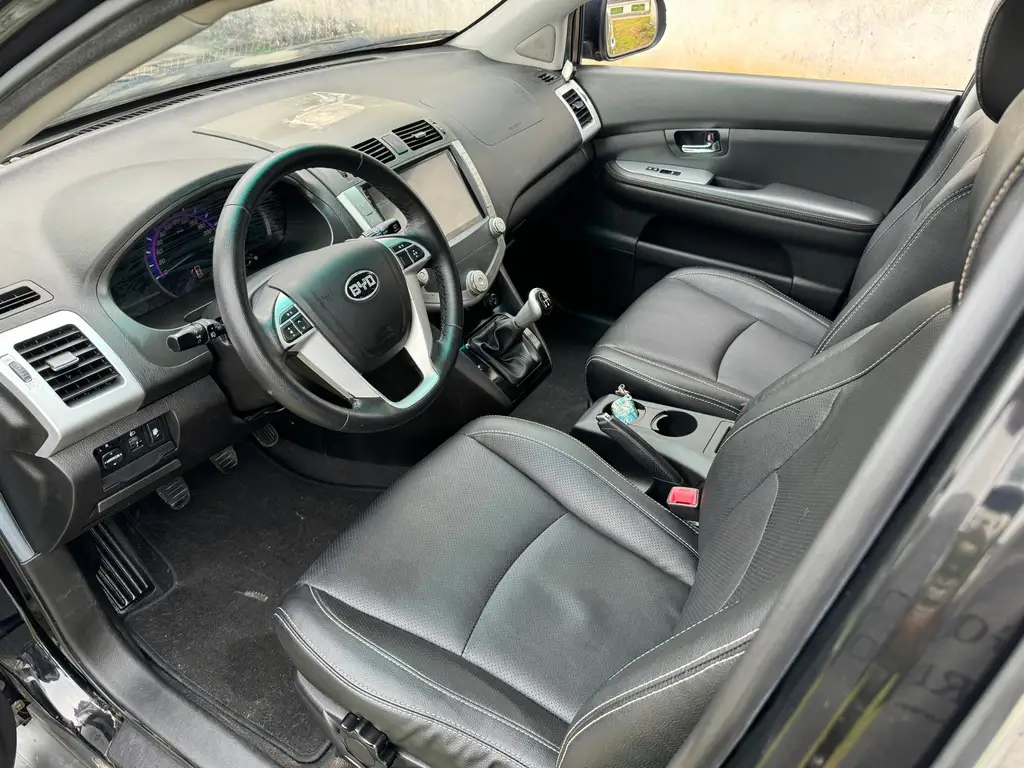 BYD S6 2014
