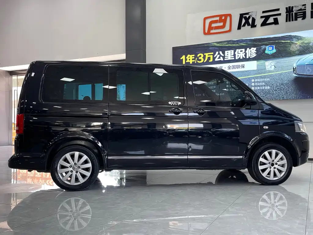 VOLKSWAGEN MULTIVAN 2013