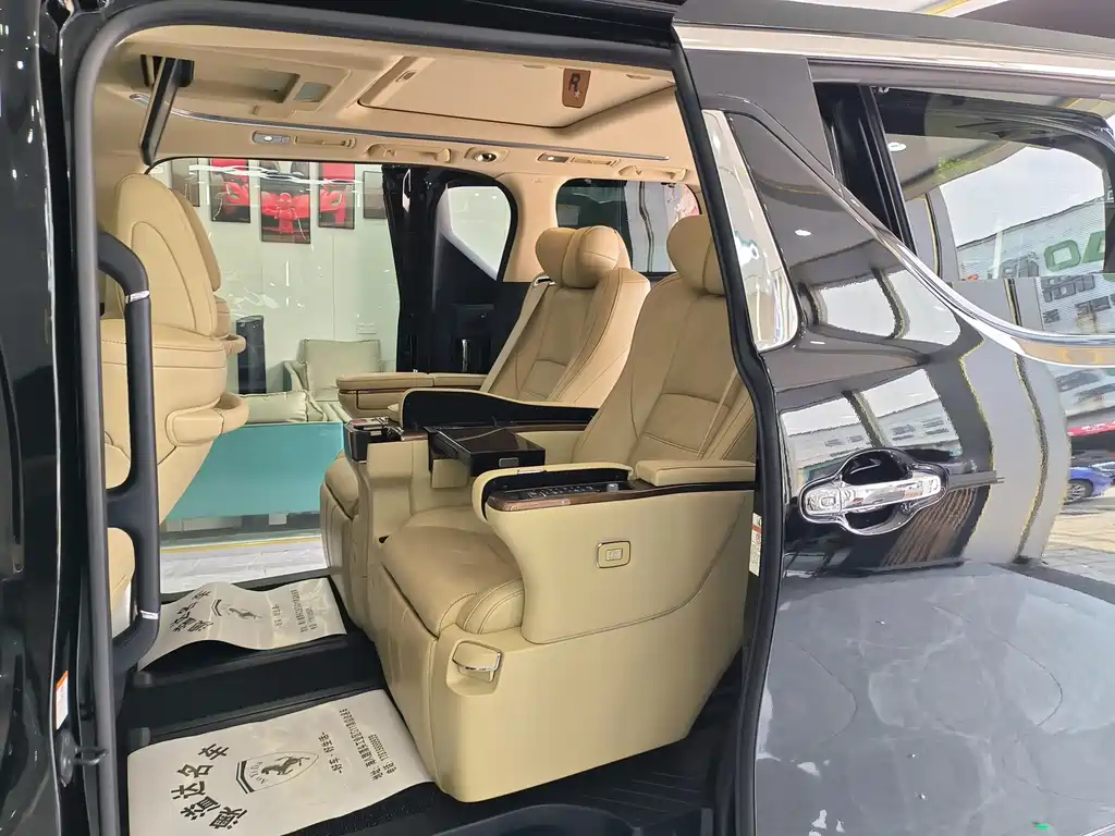 TOYOTA ALPHARD 2016