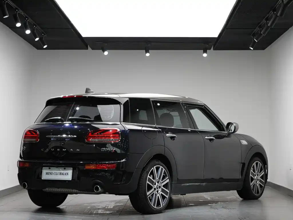 MINI CLUBMAN 2022