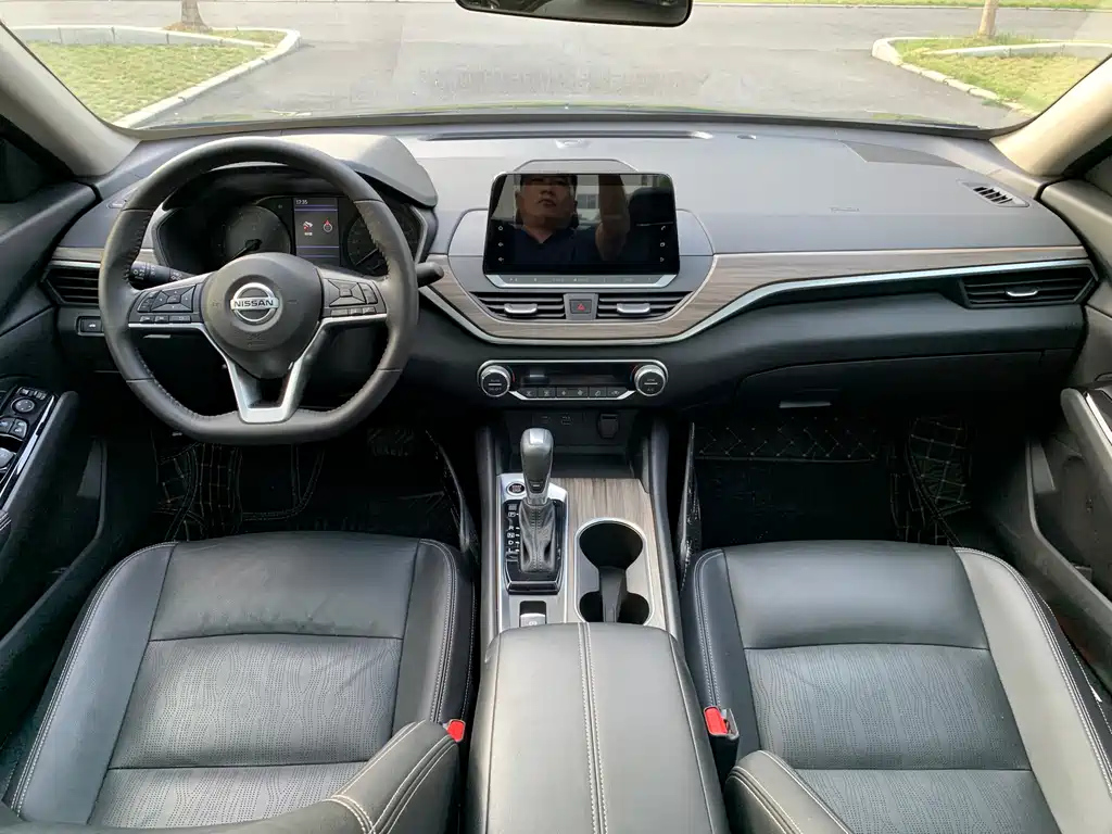NISSAN TEANA 2021