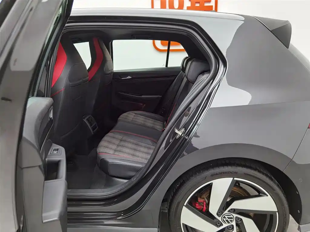 VOLKSWAGEN GOLF 2022