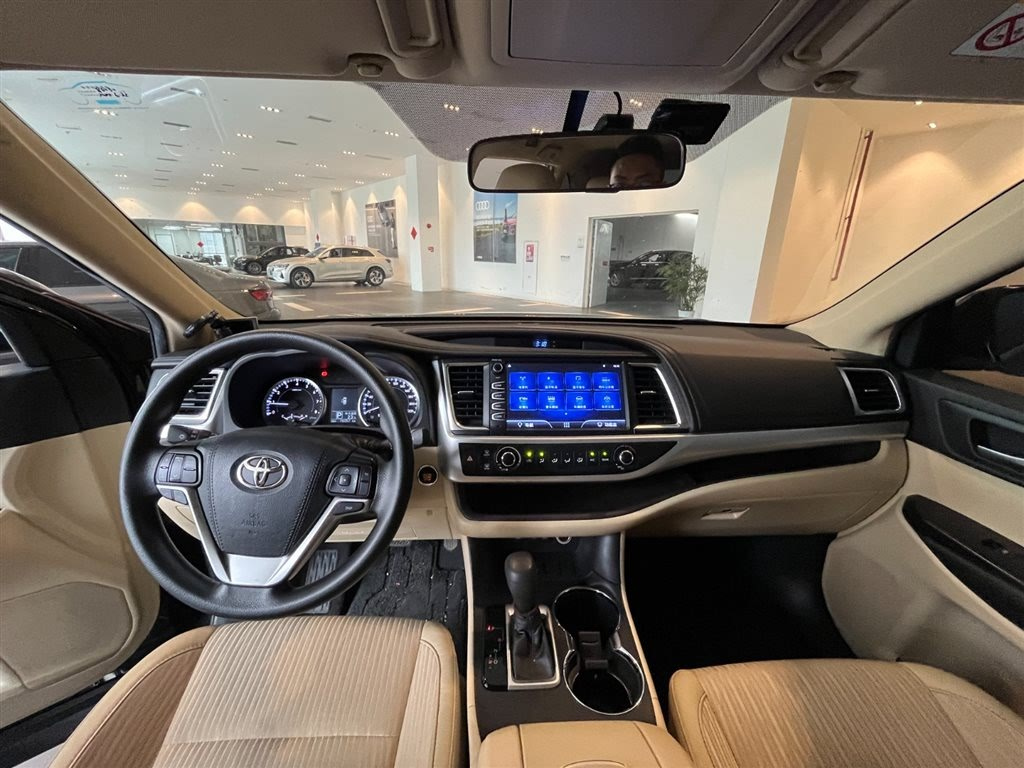 TOYOTA HIGHLANDER 2020