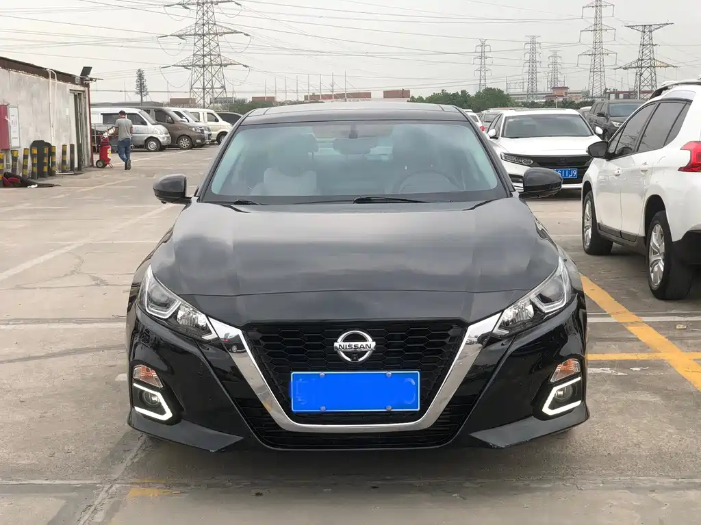 NISSAN TEANA 2020
