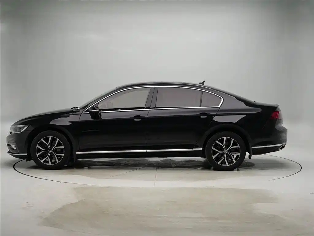 VOLKSWAGEN MAGOTAN 2020