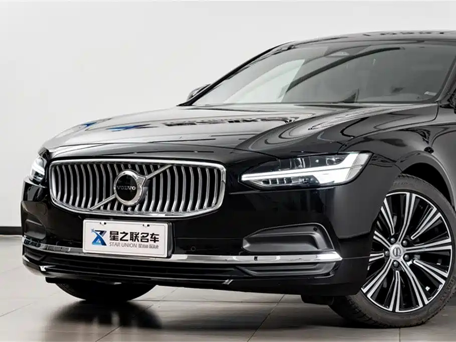 VOLVO S90 2023