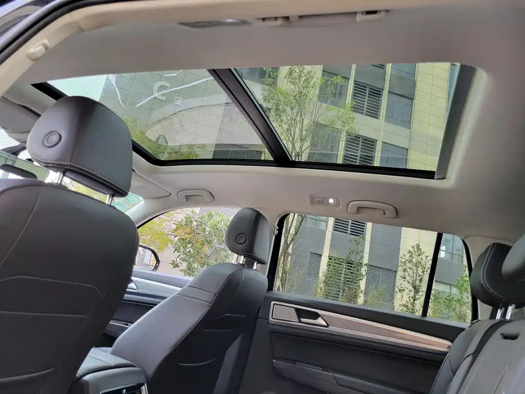 VOLKSWAGEN TOURAN 2020