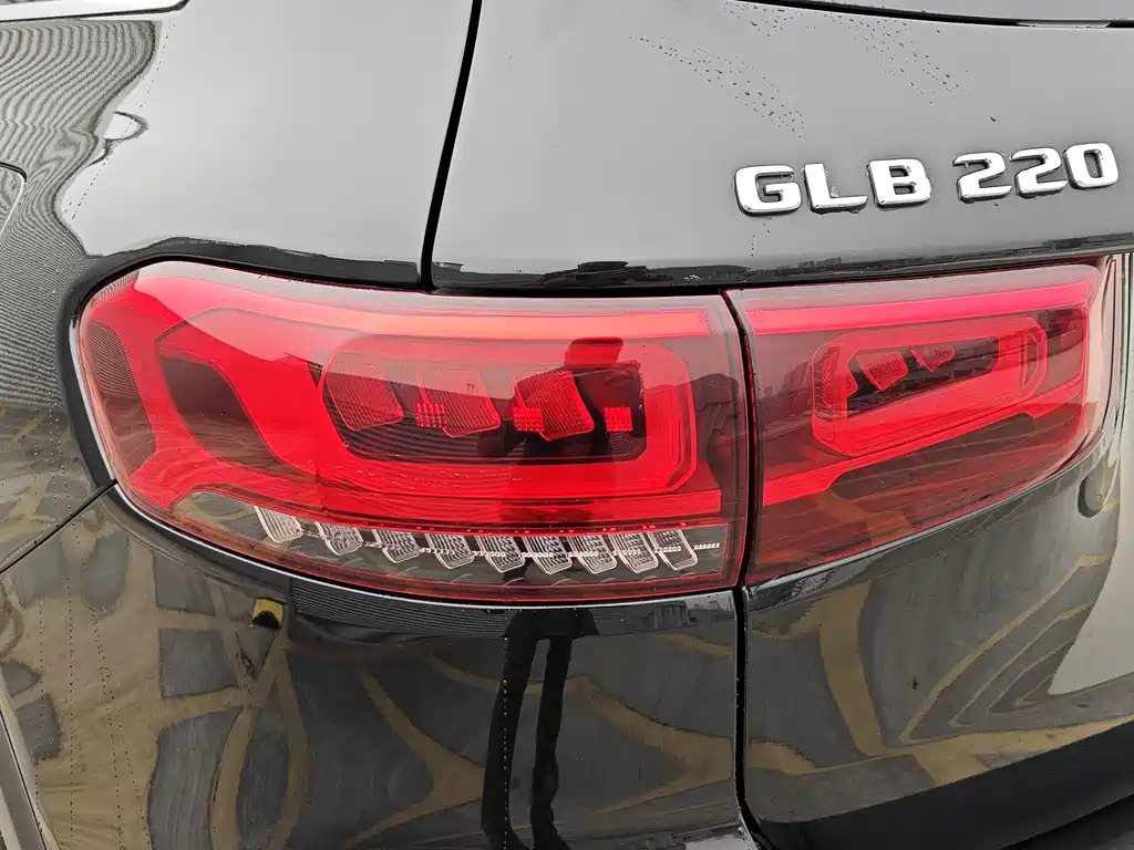 MERCEDES BENZ GLB 2022
