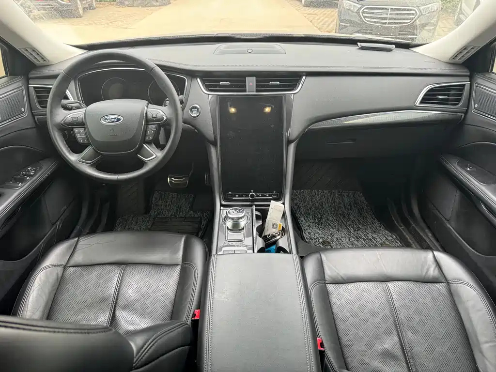 FORD TAURUS 2021