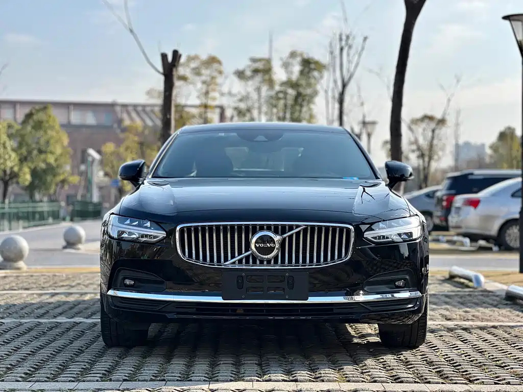 VOLVO S90 2021