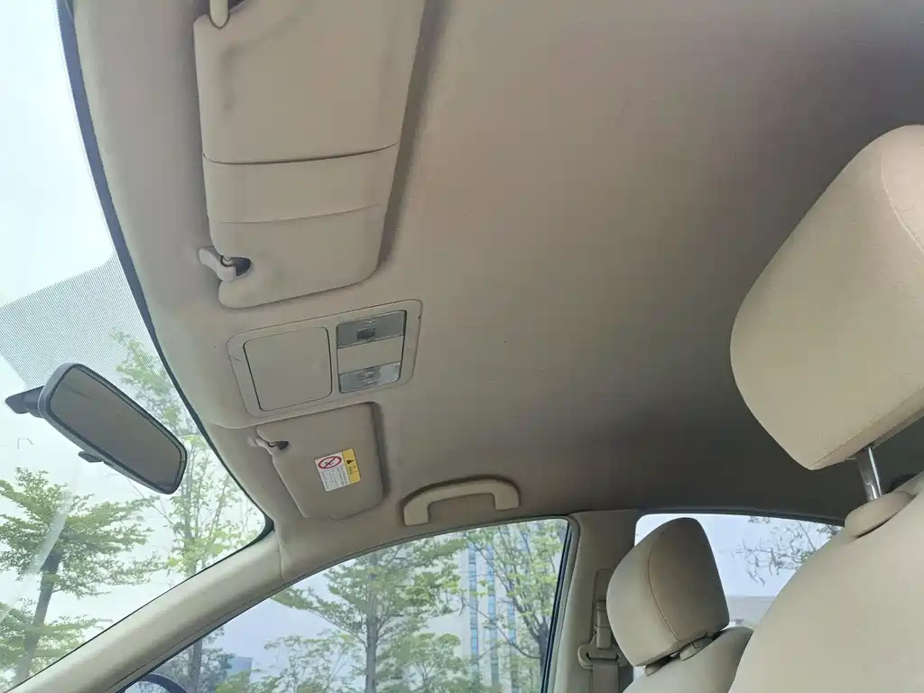 NISSAN SYLPHY 2015