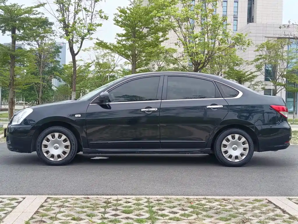 NISSAN SYLPHY 2015