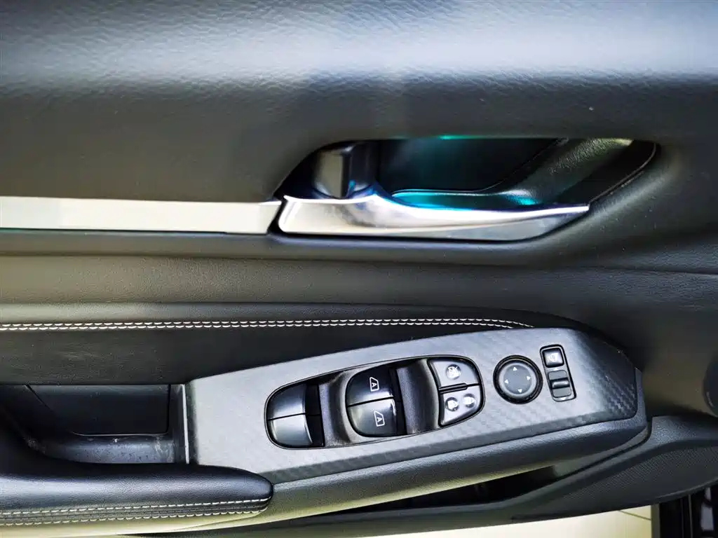 NISSAN TEANA 2020