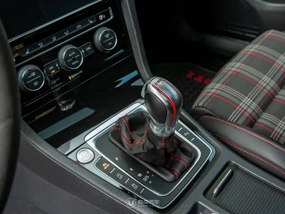 VOLKSWAGEN GOLF 2019