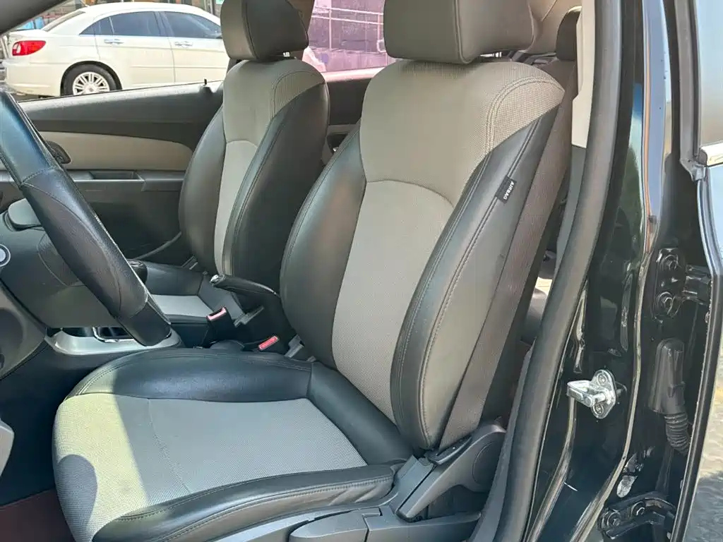 CHEVROLET CRUZE 2012