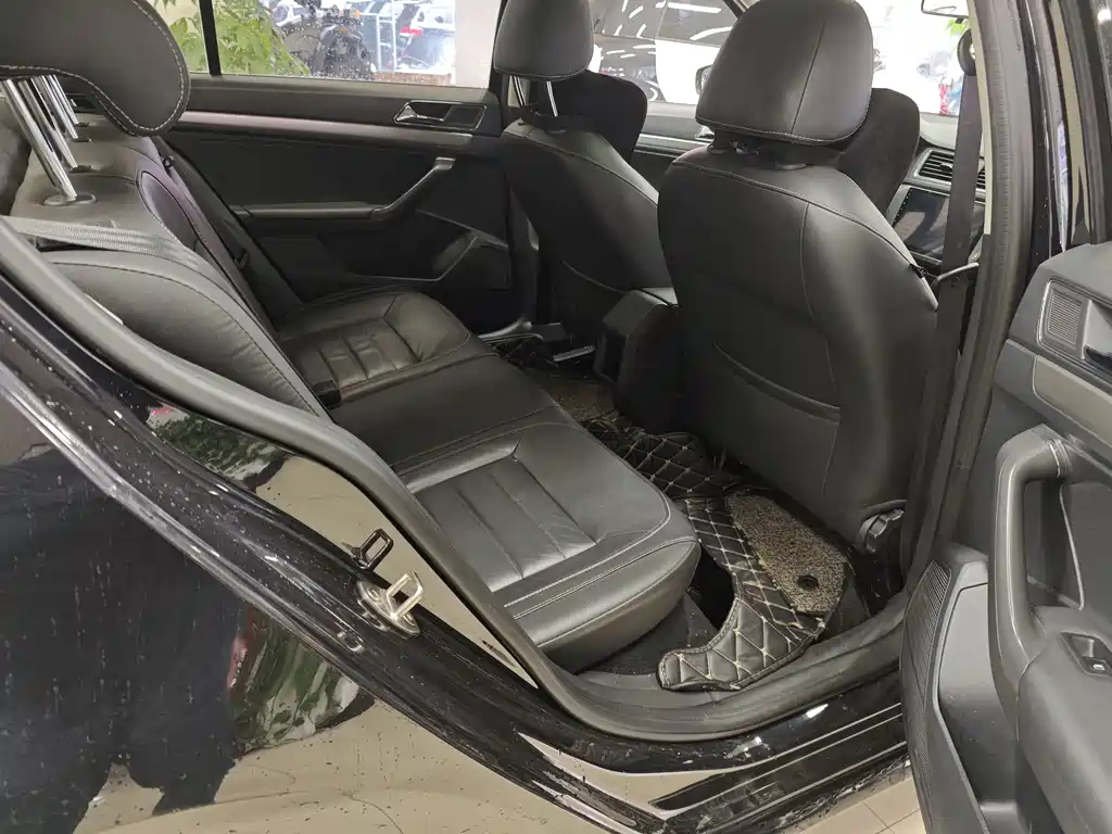 VOLKSWAGEN LAVIDA 2018