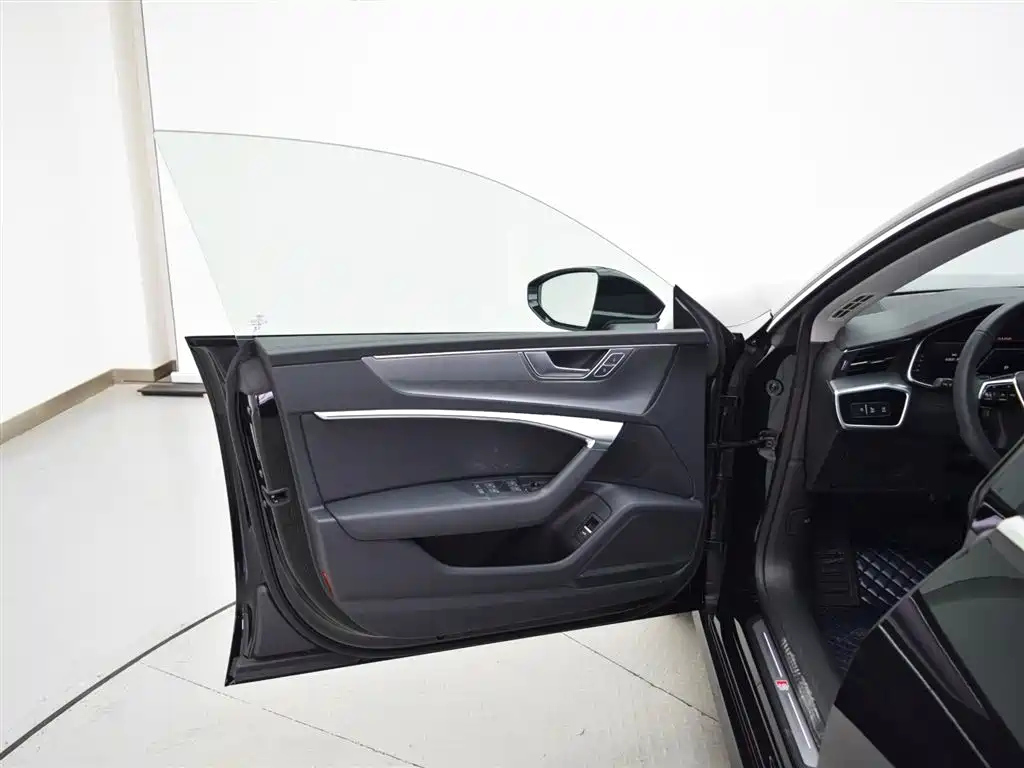 AUDI A7 2024