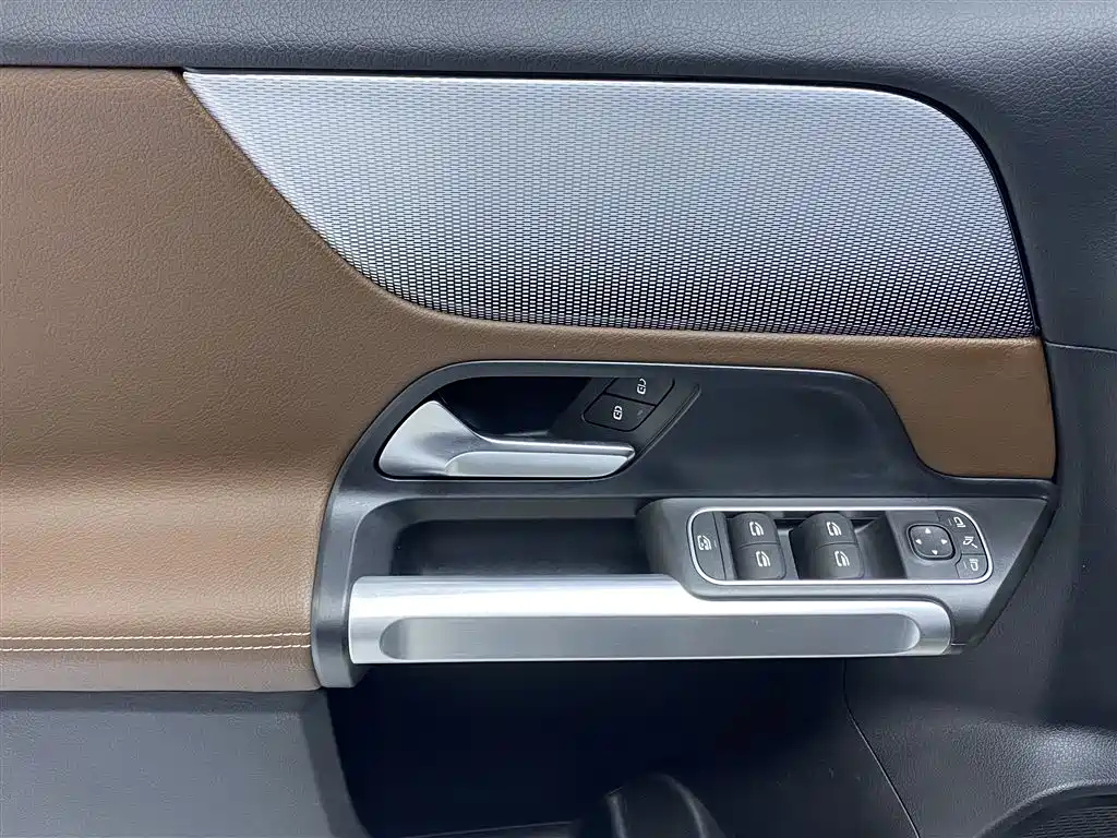 MERCEDES BENZ GLB 2022