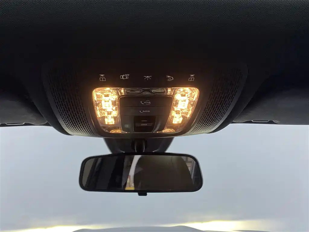 MERCEDES BENZ GLB 2022