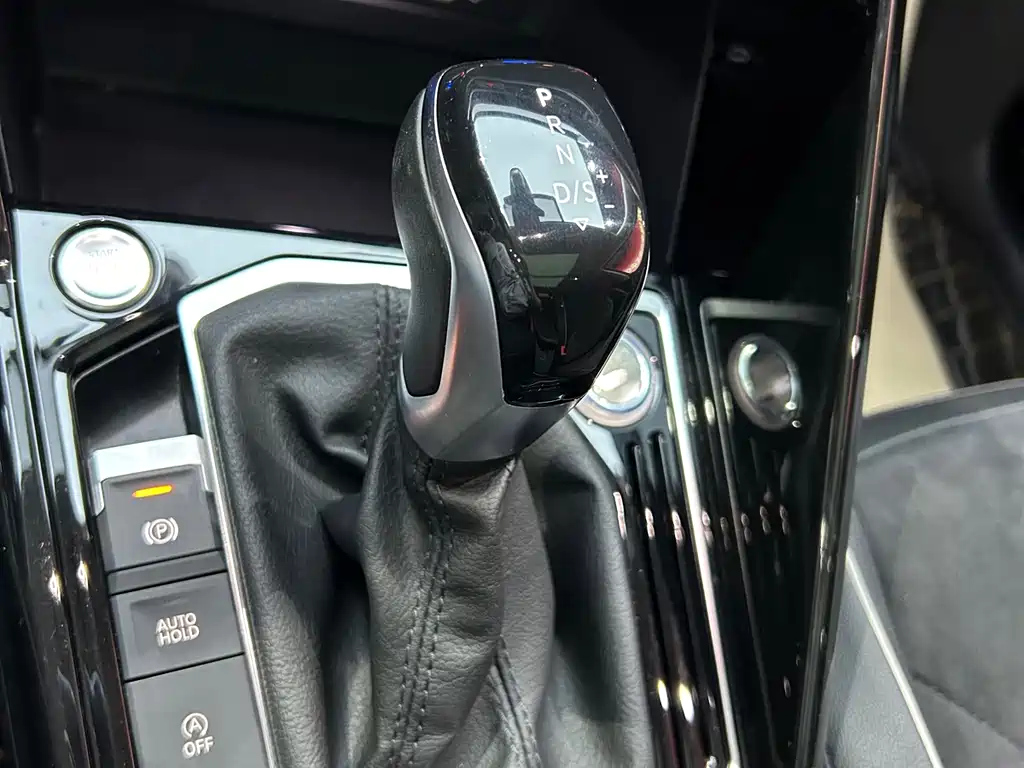 VOLKSWAGEN TAYRON 2021