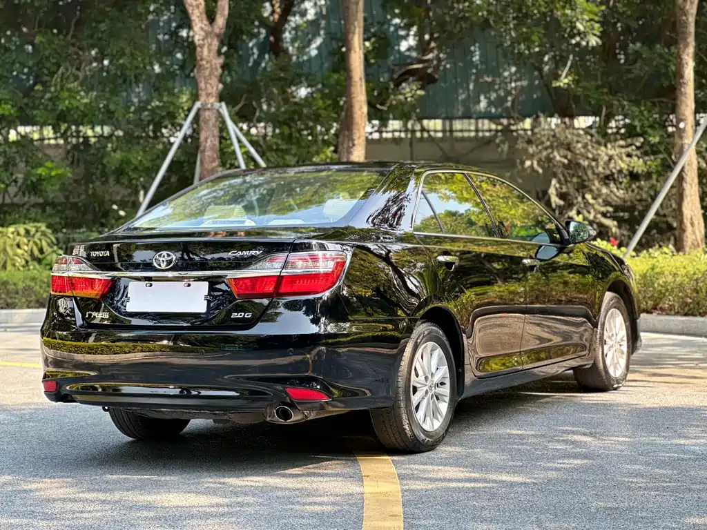 TOYOTA CAMRY 2016