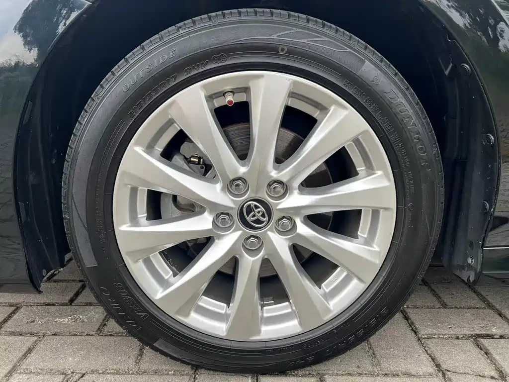 TOYOTA CAMRY 2019