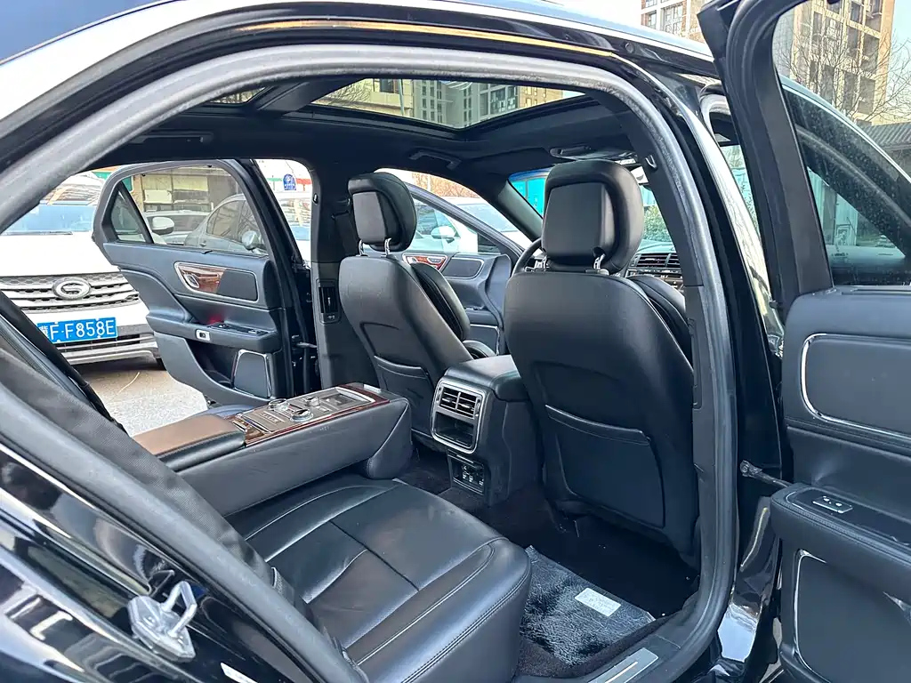 LINCOLN CONTINENTAL 2018