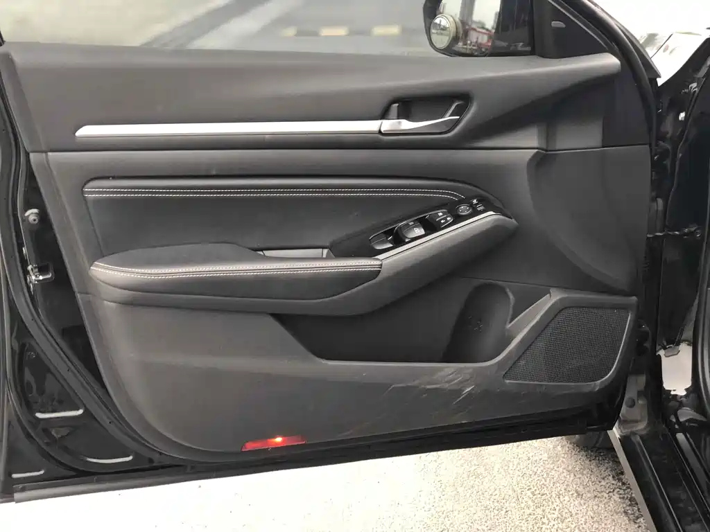 NISSAN TEANA 2019