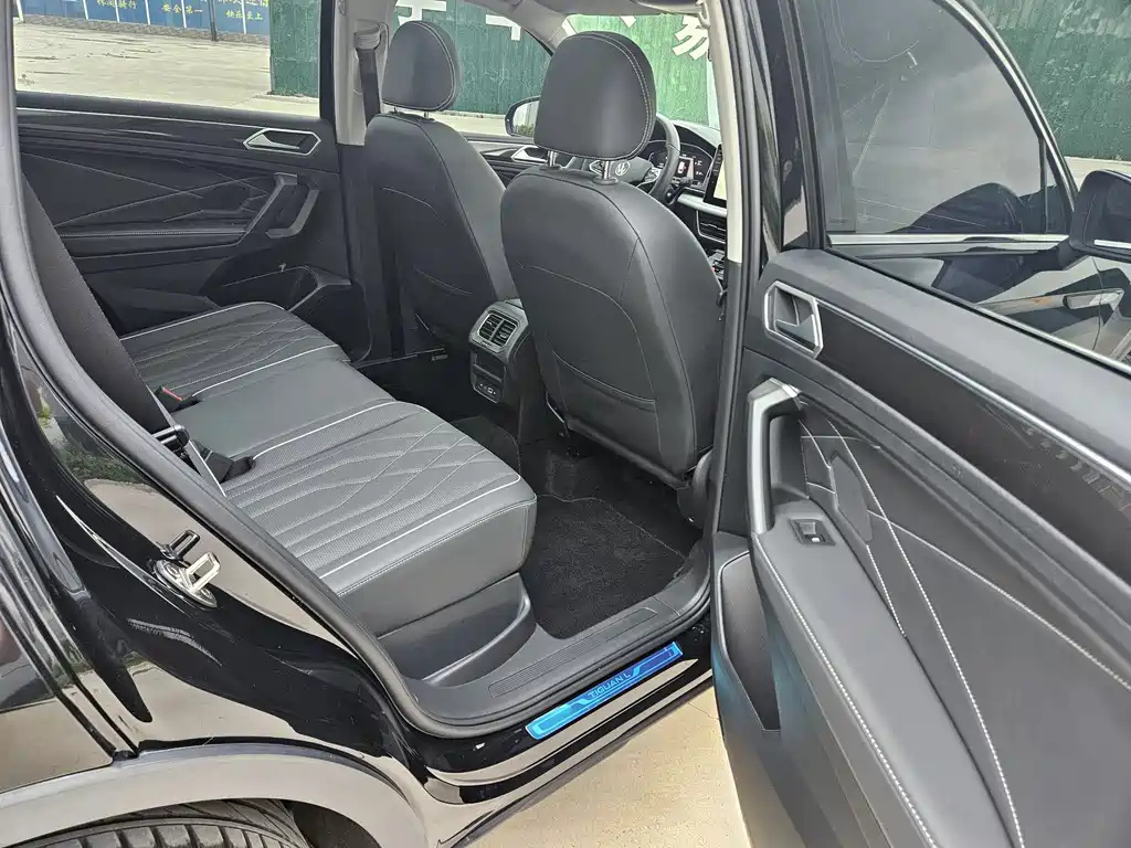 VOLKSWAGEN TIGUAN L 2022