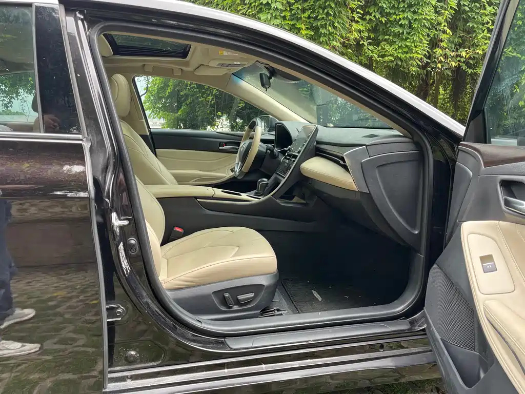 TOYOTA AVALON 2020