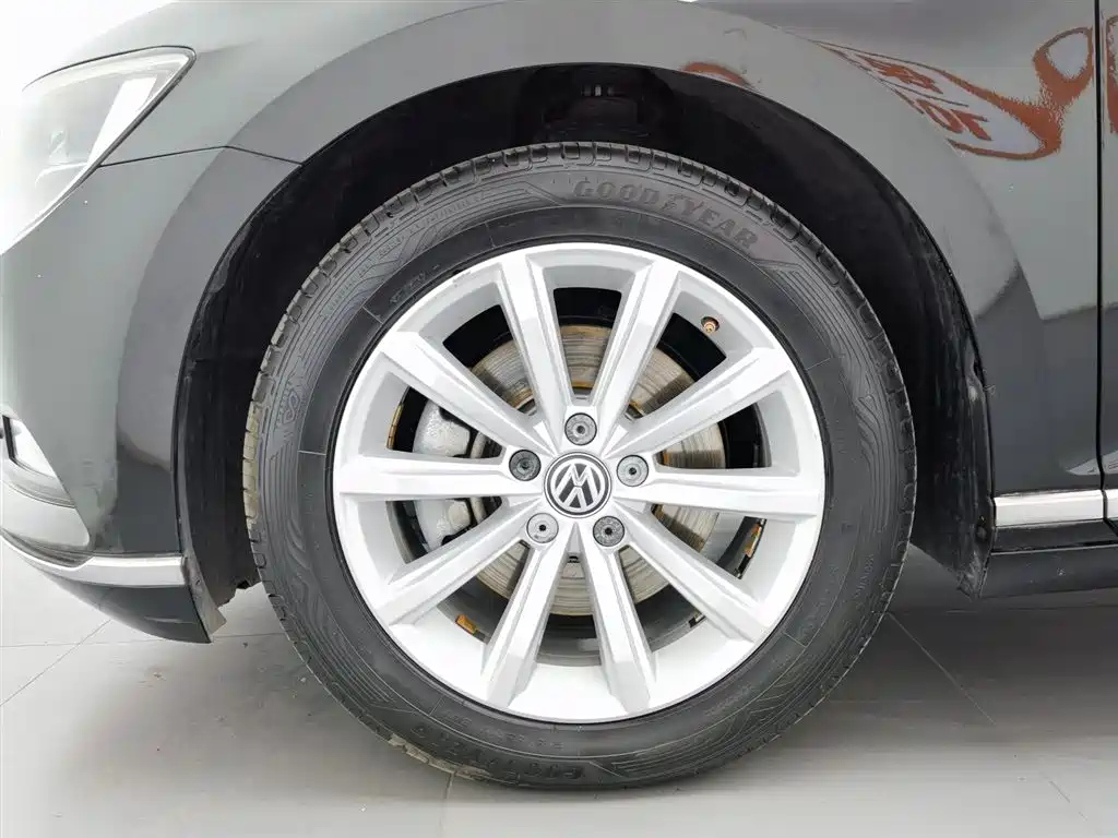 VOLKSWAGEN MAGOTAN 2018