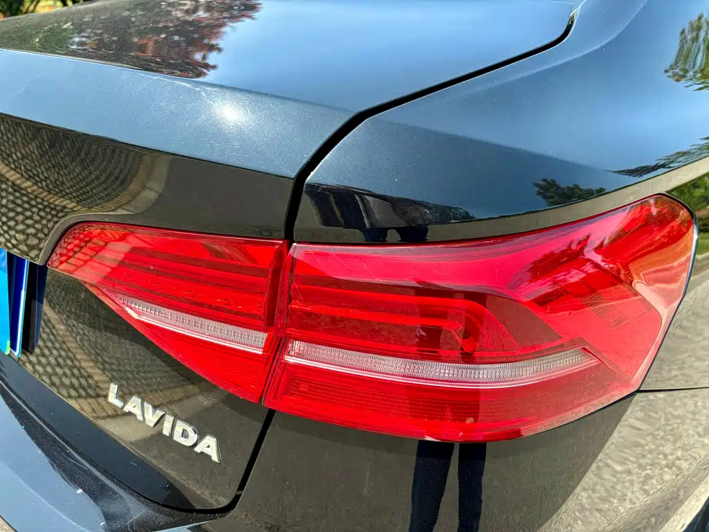 VOLKSWAGEN LAVIDA 2018