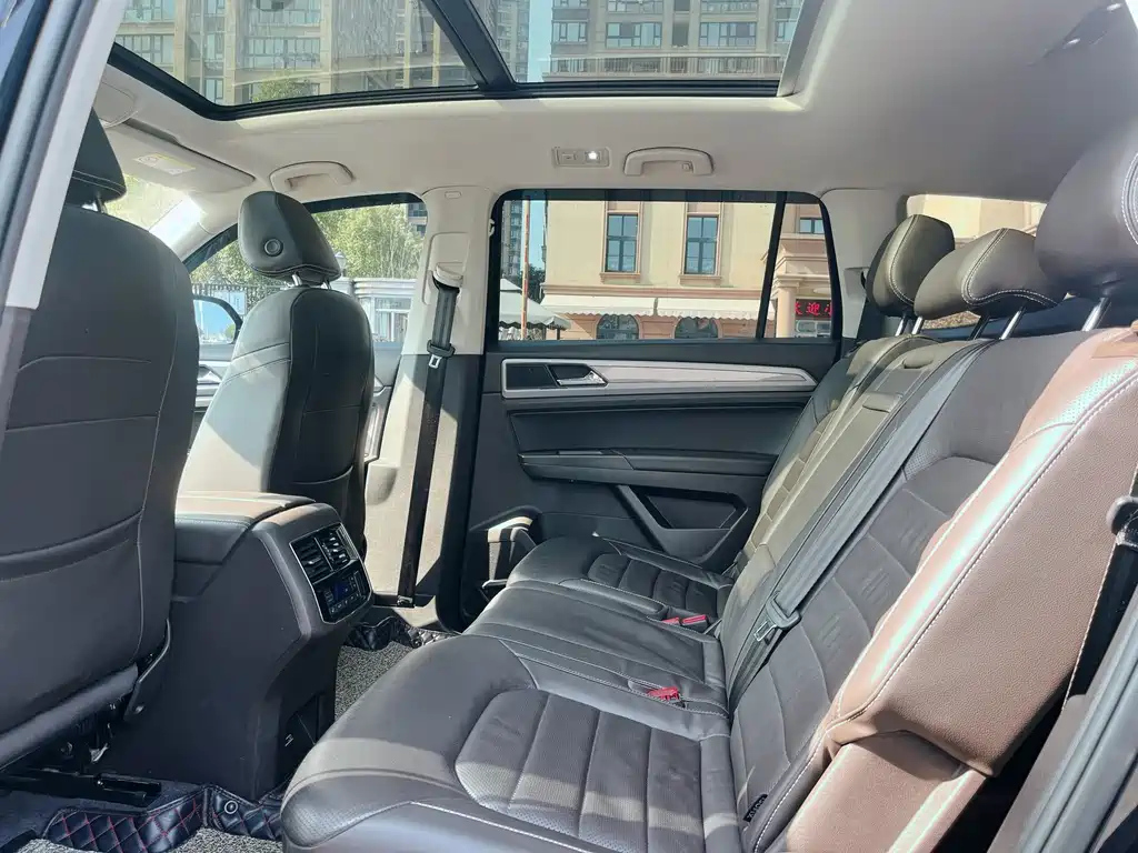 VOLKSWAGEN TOURAN 2019